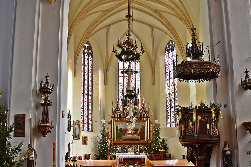 zabytkowy-oltarz-w-scinawskim-kosciele-odrestaurowany