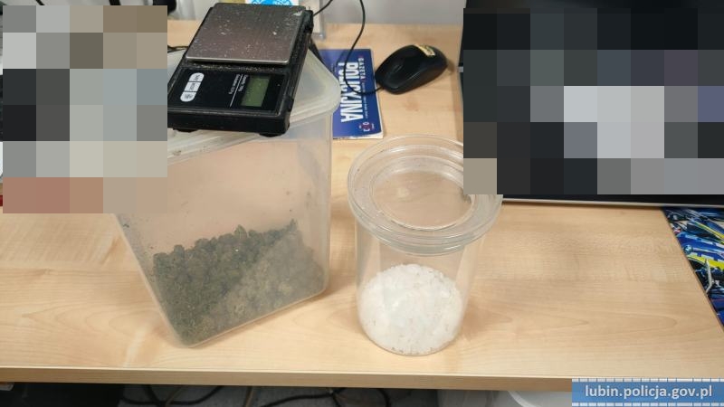 policjanci-z-lubina-i-wroclawia-przechwycili-ponad-kilogram-metamfetaminy-i-bron