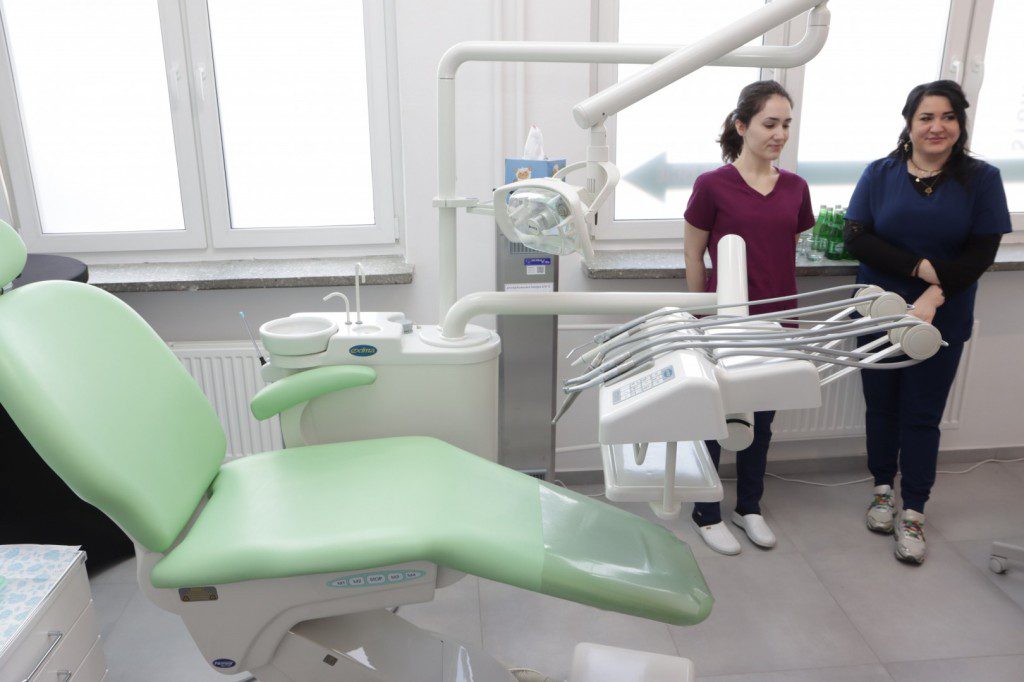 nowy-gabinet-dentystyczny-w-legnickiej-szkole